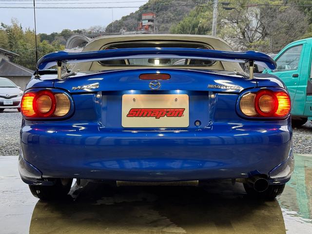 ロードスター マツダスピードロードスター　オープンカー　ＭＴ　キーレスエントリー　アルミホイール　衝突安全ボディ　ＡＢＳ　ＣＤ　エアコン　パワーステアリング　パワーウィンドウ（18枚目）