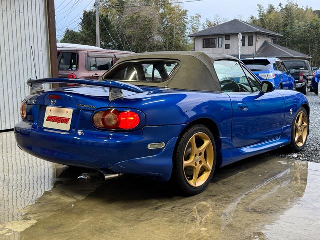 ロードスター マツダスピードロードスター　オープンカー　ＭＴ　キーレスエントリー　アルミホイール　衝突安全ボディ　ＡＢＳ　ＣＤ　エアコン　パワーステアリング　パワーウィンドウ（19枚目）