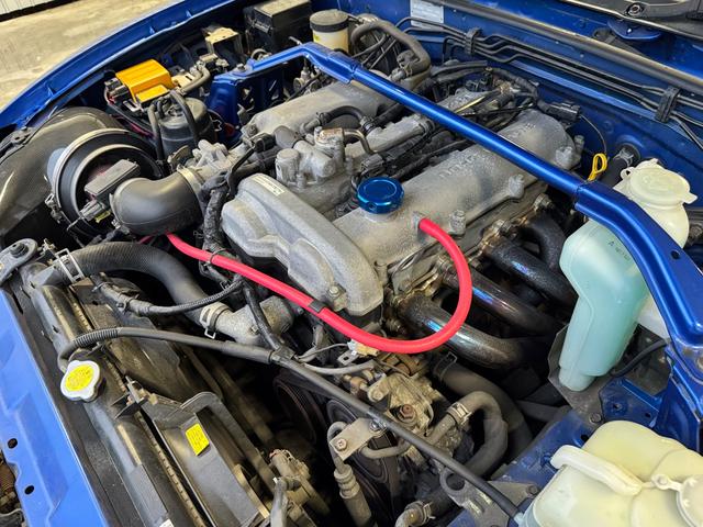 ロードスター マツダスピードロードスター　オープンカー　ＭＴ　キーレスエントリー　アルミホイール　衝突安全ボディ　ＡＢＳ　ＣＤ　エアコン　パワーステアリング　パワーウィンドウ（21枚目）