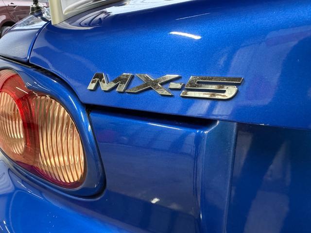 ロードスター マツダスピードロードスター　オープンカー　ＭＴ　キーレスエントリー　アルミホイール　衝突安全ボディ　ＡＢＳ　ＣＤ　エアコン　パワーステアリング　パワーウィンドウ（23枚目）