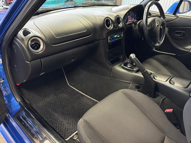 ロードスター マツダスピードロードスター　オープンカー　ＭＴ　キーレスエントリー　アルミホイール　衝突安全ボディ　ＡＢＳ　ＣＤ　エアコン　パワーステアリング　パワーウィンドウ（29枚目）