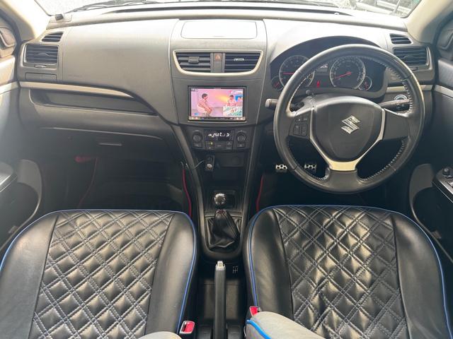 スイフト ＲＳ　５速マニュアル　ナビ　ＴＶ　前後ドライブレコーダー　社外１７インチアルミホイール　シートカバー　ＥＴＣ（9枚目）