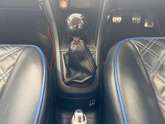 スイフト ＲＳ　５速マニュアル　ナビ　ＴＶ　前後ドライブレコーダー　社外１７インチアルミホイール　シートカバー　ＥＴＣ（15枚目）