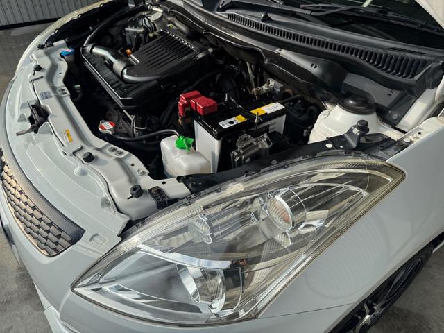スイフト ＲＳ　５速マニュアル　ナビ　ＴＶ　前後ドライブレコーダー　社外１７インチアルミホイール　シートカバー　ＥＴＣ（29枚目）