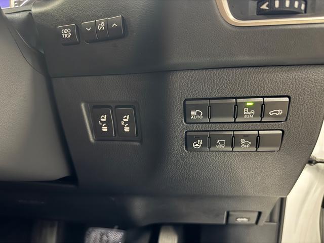 ＮＸ ＮＸ３００ｈ　バージョンＬ　サンルーフ／本革シート／ナビ／ＴＶ／バックモニター／ＢＳＭ／パワーゲート／全方位カメラ／ハンドルヒーター／フロント、リア電動シート／Ｂｌｕｅｔｏｏｔｈ／シートエアコン／シートヒーター／（17枚目）