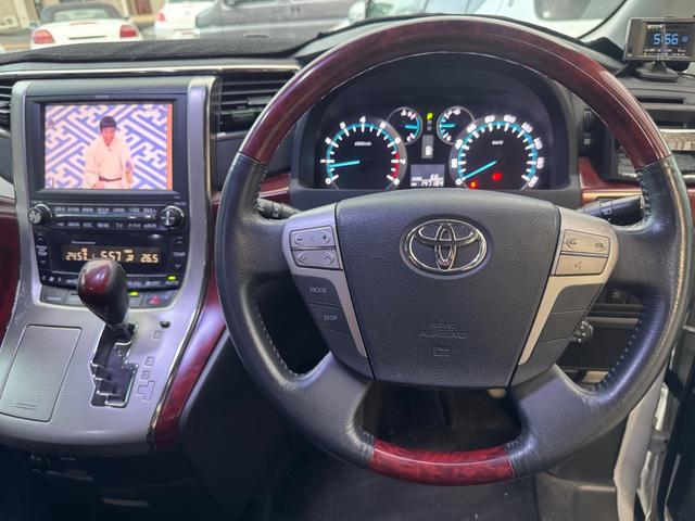 アルファード ３５０Ｓ　Ｃパッケージ　後期仕様／サンルーフ／ナビ／ＴＶ／バックカメラ／社外アルミホイール／車高調／社外マフラー／後席モニター／パワーバックドア／両側パワースライドドア／ＥＴＣ／（10枚目）