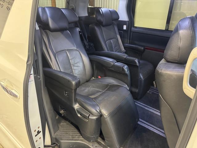 アルファード ３５０Ｓ　Ｃパッケージ　後期仕様／サンルーフ／ナビ／ＴＶ／バックカメラ／社外アルミホイール／車高調／社外マフラー／後席モニター／パワーバックドア／両側パワースライドドア／ＥＴＣ／（20枚目）