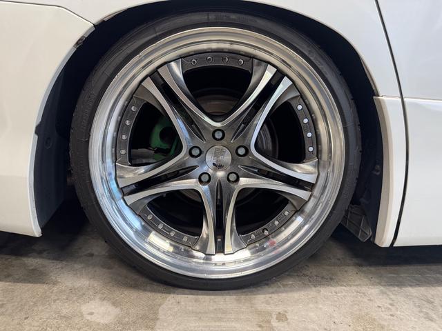 アルファード ３５０Ｓ　Ｃパッケージ　後期仕様／サンルーフ／ナビ／ＴＶ／バックカメラ／社外アルミホイール／車高調／社外マフラー／後席モニター／パワーバックドア／両側パワースライドドア／ＥＴＣ／（33枚目）