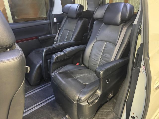アルファード ３５０Ｓ　Ｃパッケージ　後期仕様／サンルーフ／ナビ／ＴＶ／バックカメラ／社外アルミホイール／車高調／社外マフラー／後席モニター／パワーバックドア／両側パワースライドドア／ＥＴＣ／（39枚目）