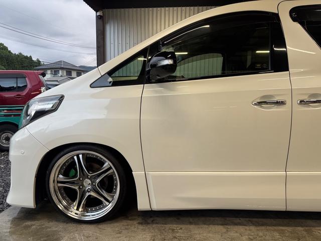 アルファード ３５０Ｓ　Ｃパッケージ　後期仕様／サンルーフ／ナビ／ＴＶ／バックカメラ／社外アルミホイール／車高調／社外マフラー／後席モニター／パワーバックドア／両側パワースライドドア／ＥＴＣ／（46枚目）