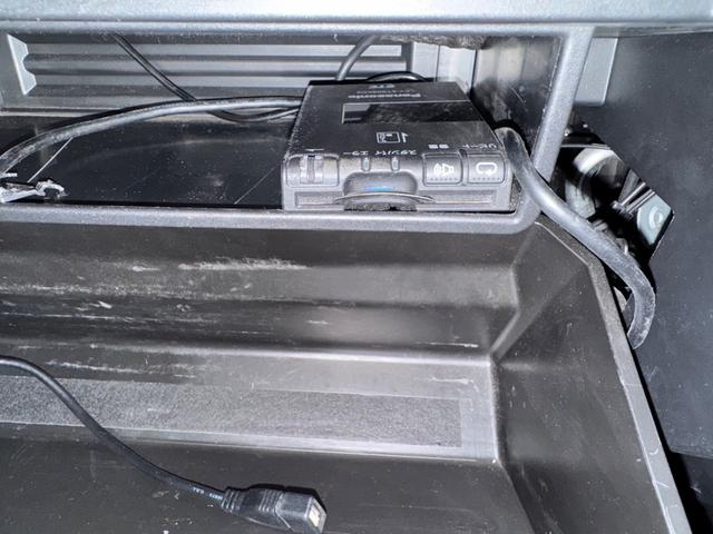 インプレッサ １．５ｉ－Ｓ　リミテッド　社外１７インチアルミＡＷ／社外マフラー／ＳＤナビ／ＴＶ／バックカメラ／ＥＴＣ／車高調／キーレス（16枚目）