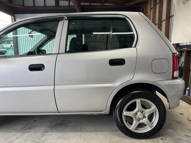 ロゴ Ｇ　５速マニュアル／（15枚目）