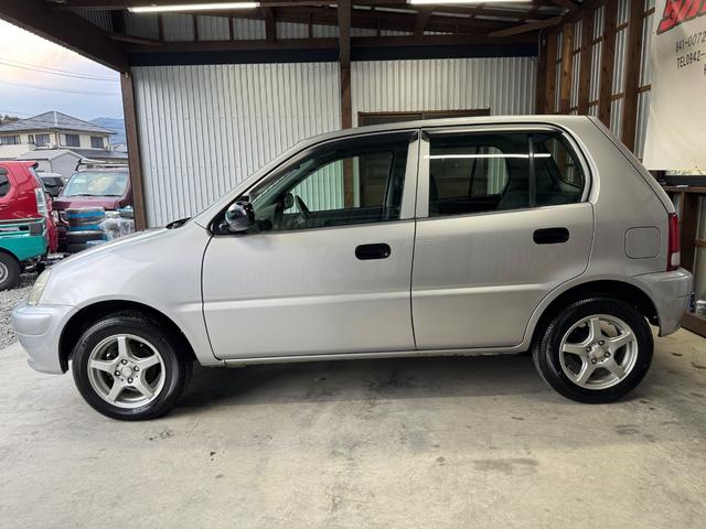 ロゴ Ｇ　５速マニュアル／（25枚目）