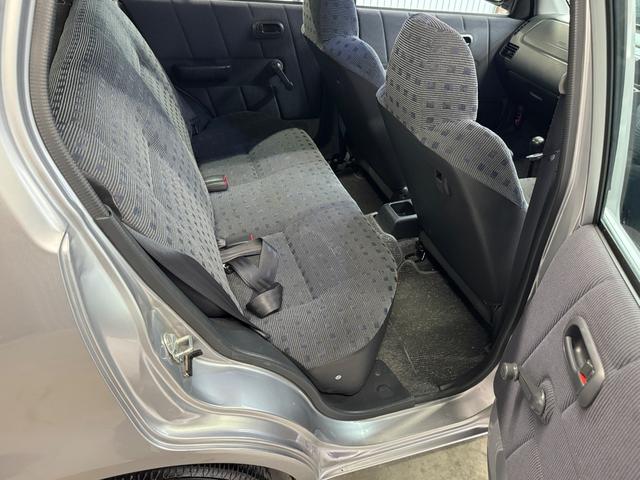 ロゴ Ｇ　５速マニュアル／（29枚目）