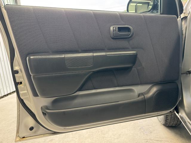 ロゴ Ｇ　５速マニュアル／（34枚目）