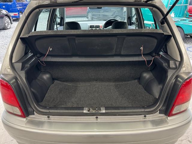 ロゴ Ｇ　５速マニュアル／（41枚目）