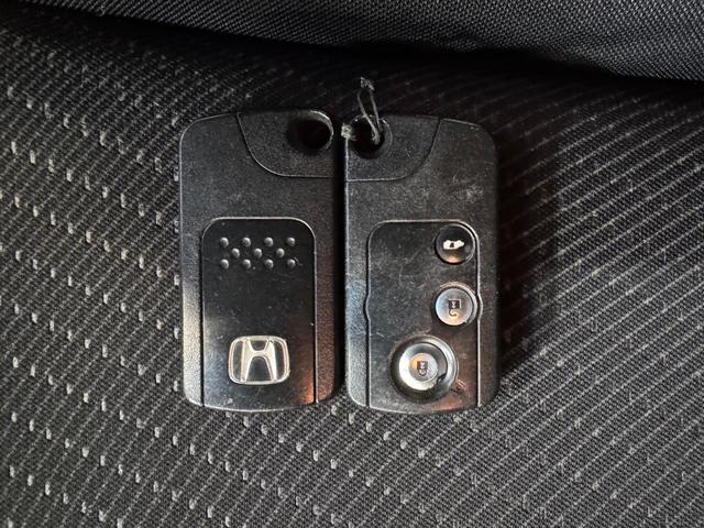 フリードハイブリッド ジャストセレクション　ＳＤナビ／ＴＶ／ＤＶＤ再生／Ｂｌｕｅｔｏｏｔｈオーディオ／バックカメラ／無限グリル／マット／スマートキー／（15枚目）