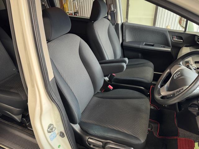 フリードハイブリッド ジャストセレクション　ＳＤナビ／ＴＶ／ＤＶＤ再生／Ｂｌｕｅｔｏｏｔｈオーディオ／バックカメラ／無限グリル／マット／スマートキー／（17枚目）