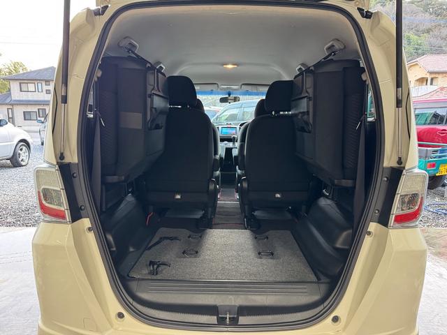 フリードハイブリッド ジャストセレクション　ＳＤナビ／ＴＶ／ＤＶＤ再生／Ｂｌｕｅｔｏｏｔｈオーディオ／バックカメラ／無限グリル／マット／スマートキー／（23枚目）