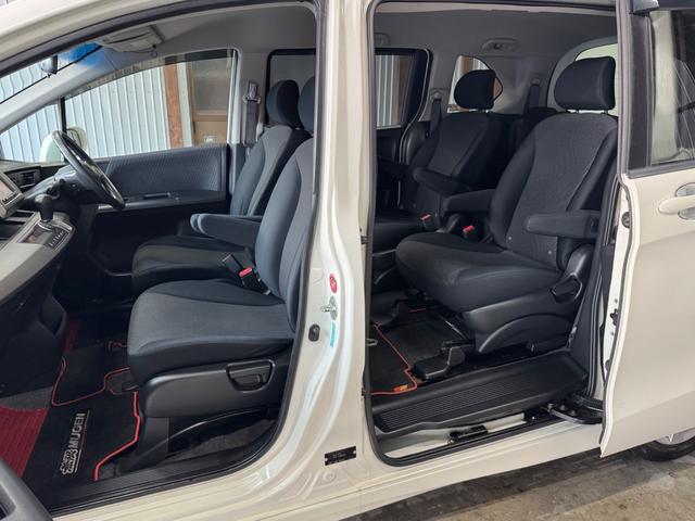 フリードハイブリッド ジャストセレクション　ＳＤナビ／ＴＶ／ＤＶＤ再生／Ｂｌｕｅｔｏｏｔｈオーディオ／バックカメラ／無限グリル／マット／スマートキー／（34枚目）