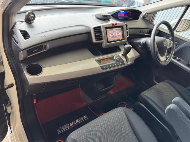 フリードハイブリッド ジャストセレクション　ＳＤナビ／ＴＶ／ＤＶＤ再生／Ｂｌｕｅｔｏｏｔｈオーディオ／バックカメラ／無限グリル／マット／スマートキー／（35枚目）