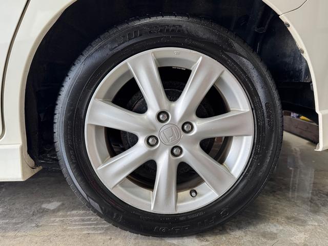 フリードハイブリッド ジャストセレクション　ＳＤナビ／ＴＶ／ＤＶＤ再生／Ｂｌｕｅｔｏｏｔｈオーディオ／バックカメラ／無限グリル／マット／スマートキー／（41枚目）