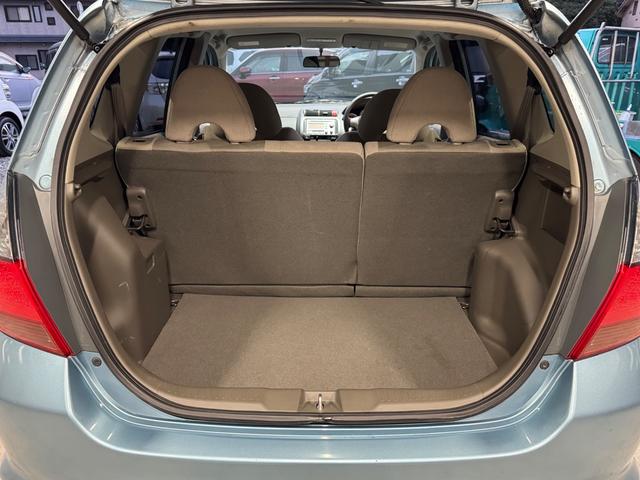 フィット １．５Ａ　５速ＭＴ／キーレス／ＣＤオーディオ／（20枚目）