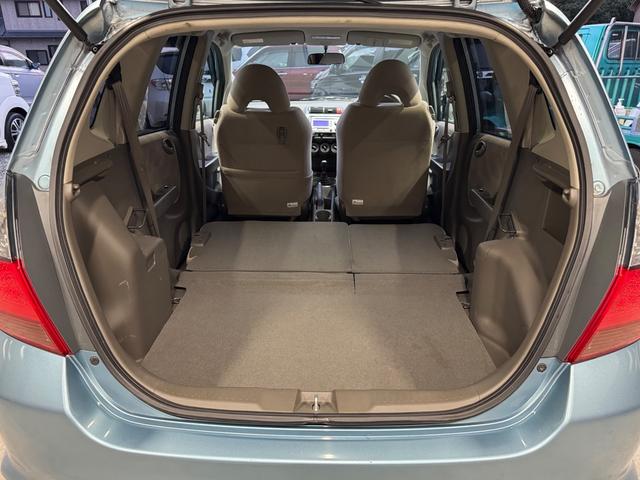 フィット １．５Ａ　５速ＭＴ／キーレス／ＣＤオーディオ／（21枚目）