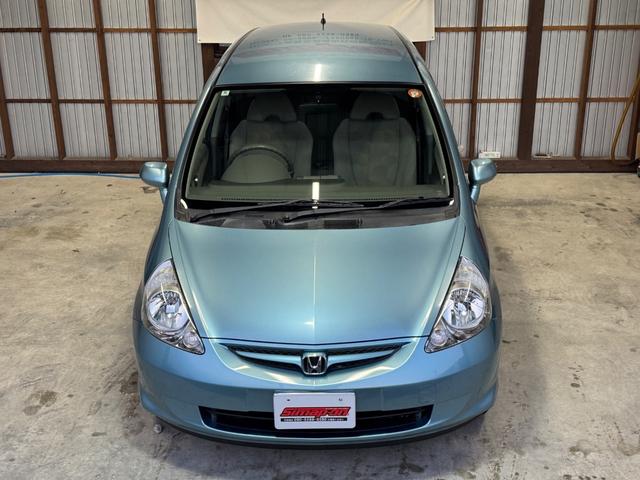 フィット １．５Ａ　５速ＭＴ／キーレス／ＣＤオーディオ／（26枚目）