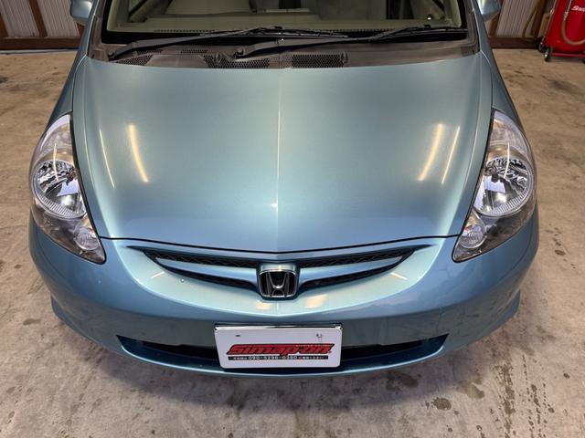 フィット １．５Ａ　５速ＭＴ／キーレス／ＣＤオーディオ／（29枚目）