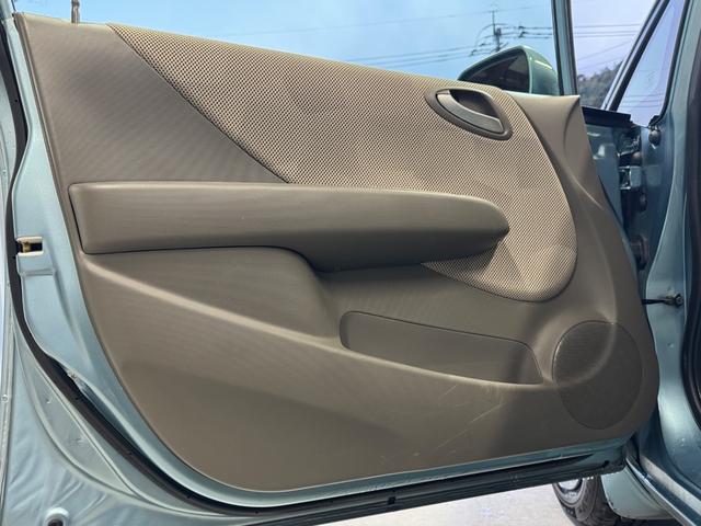 フィット １．５Ａ　５速ＭＴ／キーレス／ＣＤオーディオ／（34枚目）