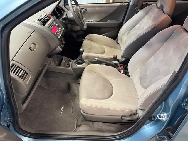 フィット １．５Ａ　５速ＭＴ／キーレス／ＣＤオーディオ／（38枚目）