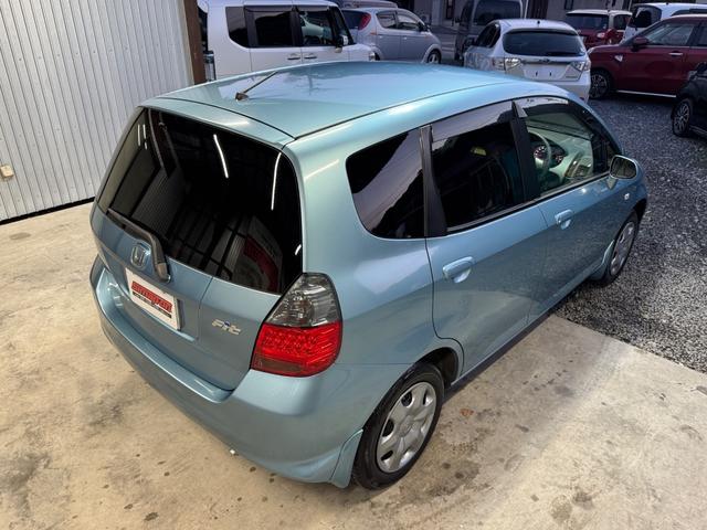 フィット １．５Ａ　５速ＭＴ／キーレス／ＣＤオーディオ／（50枚目）