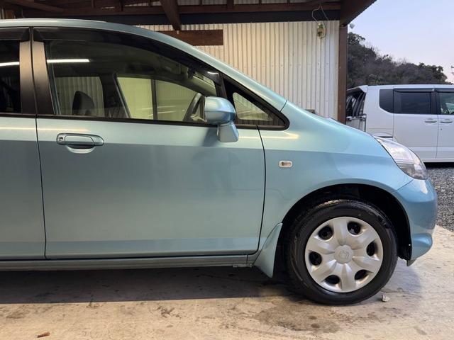 フィット １．５Ａ　５速ＭＴ／キーレス／ＣＤオーディオ／（55枚目）