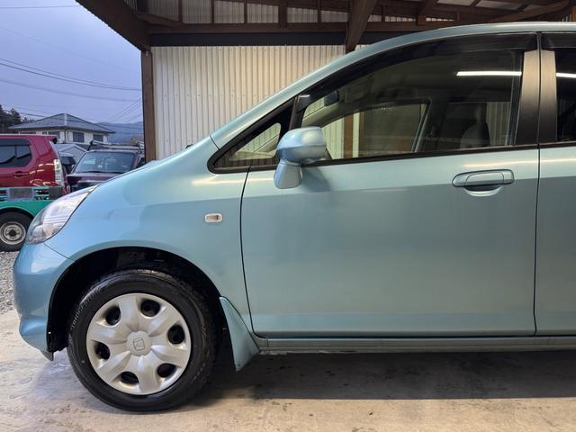 フィット １．５Ａ　５速ＭＴ／キーレス／ＣＤオーディオ／（56枚目）