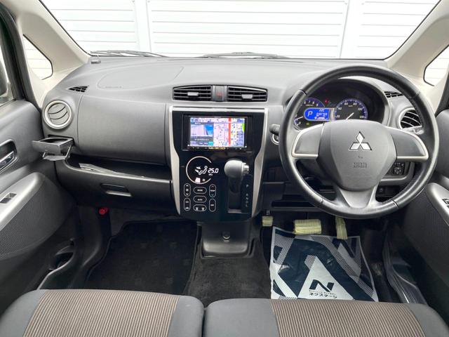 G 禁煙車 SDナビ フルセグ バックカメラ Bluetooth接続 タッチパネル式オートエアコン スマートキー HIDヘッドライト アイドリングストップ プライバシーガラス DVD再生(2枚目)