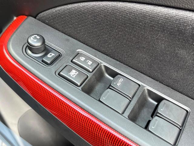 スイフトスポーツ ベースグレード　ＭＴ車　禁煙車　シートヒーター　スマートキー　ＬＥＤヘッド　ビルトインＥＴＣ　クルコン　オートライト　オートエアコン　ＬＥＤフォグ　ＳＷＫ　ＲＡＹＳ１７インチホイール（27枚目）