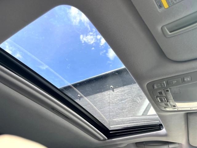 クラウン ２．５アスリート　ナビパッケージ　サンルーフ　バックカメラ　禁煙車　スマートキー　ＨＩＤヘッド　ビルトインＥＴＣ　クルコン　オートライト　オートエアコン　ＣＤ　ＤＶＤ再生　地デジ　ＨＩＤフォグ（5枚目）