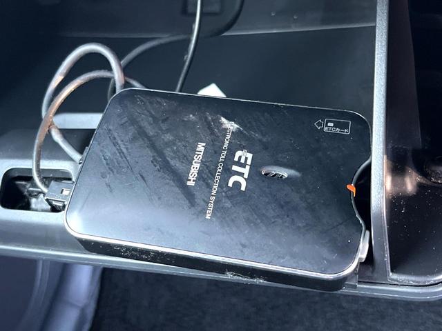 ＭＲワゴン １０ｔｈアニバーサリー　リミテッド　バックカメラ　禁煙車　スマートキー　ＥＴＣ　オートライト　オートエアコン　純正１４インチアルミ　ＣＤ（4枚目）