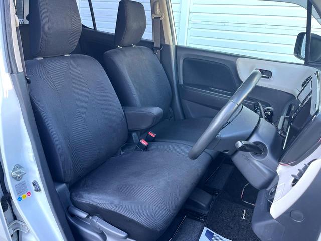 ＭＲワゴン １０ｔｈアニバーサリー　リミテッド　バックカメラ　禁煙車　スマートキー　ＥＴＣ　オートライト　オートエアコン　純正１４インチアルミ　ＣＤ（8枚目）