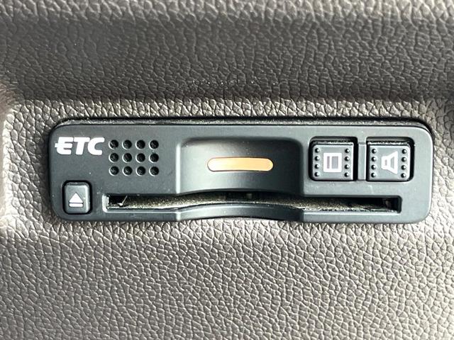 フリード G 両側電動ドア バックカメラ スマートキー ビルトインETC オートエアコン Bluetooth CD DVD再生 地デジ 横滑り防止装置 電動格納ミラー アイドリングストップ ドアバイザー(6枚目)