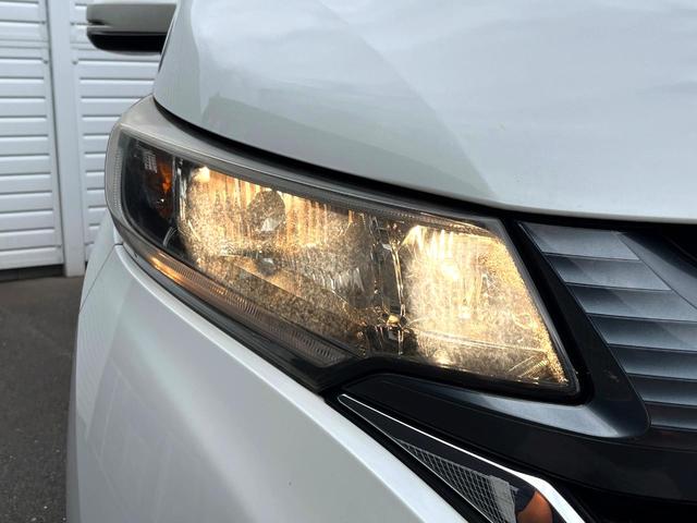 フリード G 両側電動ドア バックカメラ スマートキー ビルトインETC オートエアコン Bluetooth CD DVD再生 地デジ 横滑り防止装置 電動格納ミラー アイドリングストップ ドアバイザー(14枚目)