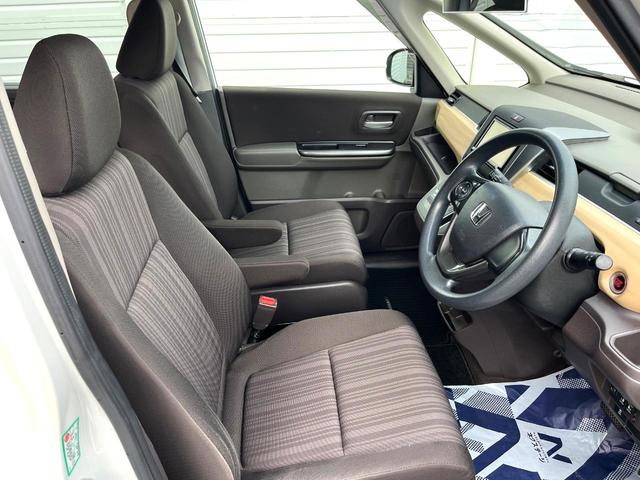 フリード G 両側電動ドア バックカメラ スマートキー ビルトインETC オートエアコン Bluetooth CD DVD再生 地デジ 横滑り防止装置 電動格納ミラー アイドリングストップ ドアバイザー(33枚目)