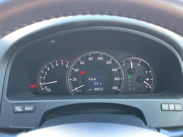 クラウン アスリート 純正ナビ バックカメラ HIDヘッド パワーシート ビルトインETC クルーズコントロール オートライト デュアルエアコン 純正18インチアルミ CD DVD再生 フルセグTV(21枚目)