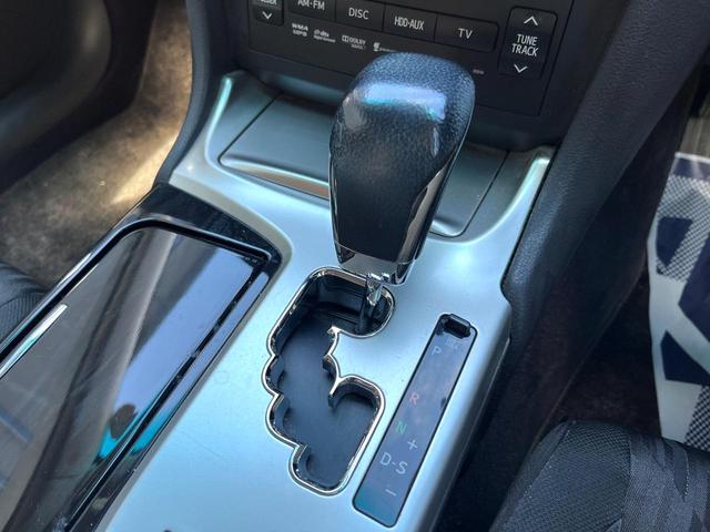 クラウン アスリート 純正ナビ バックカメラ HIDヘッド パワーシート ビルトインETC クルーズコントロール オートライト デュアルエアコン 純正18インチアルミ CD DVD再生 フルセグTV(27枚目)