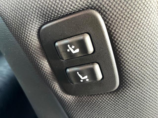 クラウン アスリート 純正ナビ バックカメラ HIDヘッド パワーシート ビルトインETC クルーズコントロール オートライト デュアルエアコン 純正18インチアルミ CD DVD再生 フルセグTV(29枚目)