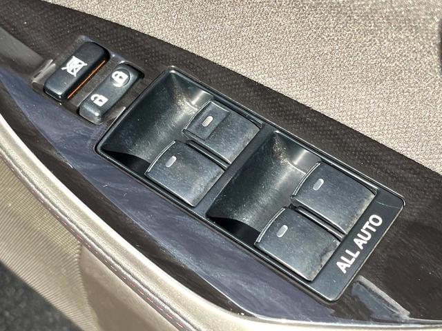 クラウン アスリート 純正ナビ バックカメラ HIDヘッド パワーシート ビルトインETC クルーズコントロール オートライト デュアルエアコン 純正18インチアルミ CD DVD再生 フルセグTV(32枚目)