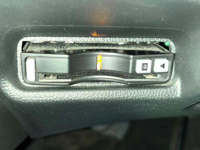 フィット 13G・Lパッケージ 禁煙車 スマートキー ビルトインETC オートライト オートエアコン Bluetooth CD DVD再生 地デジ バックカメラ 横滑り防止装置 電動格納ミラー ドアバイザー パワーウインドウ(6枚目)