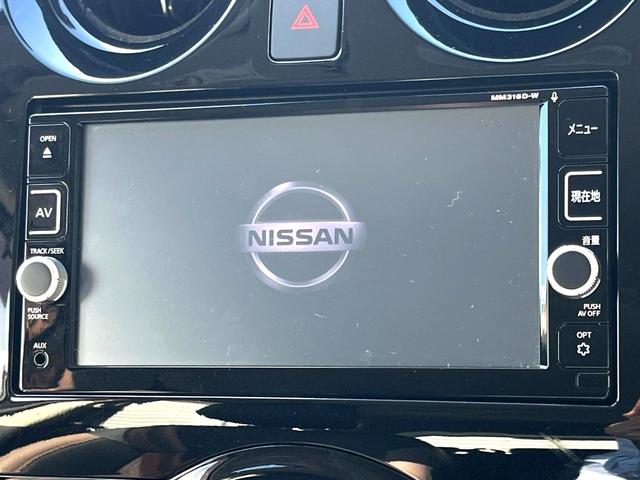 ノート ｅ－パワー　メダリスト　純正ＳＤナビ　衝突被害軽減システム　禁煙車　ハーフレザーシート　スマートキー　オートライト　オートエアコン　純正１５インチアルミ　Ｂｌｕｅｔｏｏｔｈ　ＣＤ　ＤＶＤ再生　フルセグ（3枚目）