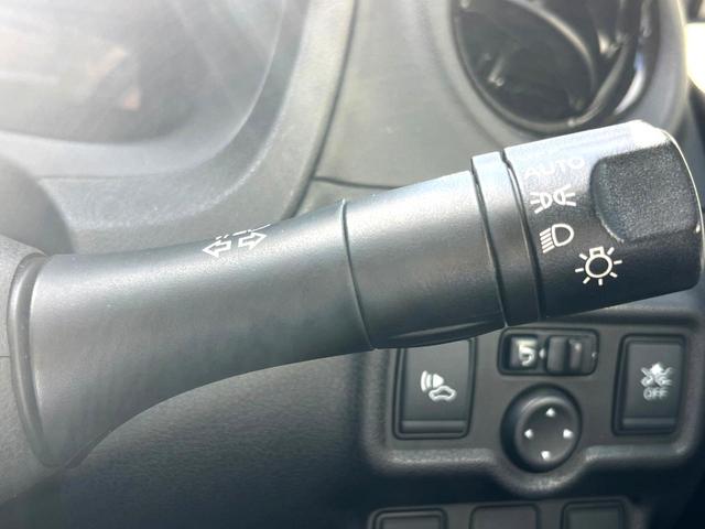 ノート ｅ－パワー　メダリスト　純正ＳＤナビ　衝突被害軽減システム　禁煙車　ハーフレザーシート　スマートキー　オートライト　オートエアコン　純正１５インチアルミ　Ｂｌｕｅｔｏｏｔｈ　ＣＤ　ＤＶＤ再生　フルセグ（7枚目）